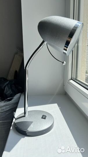 Лампа настольная
