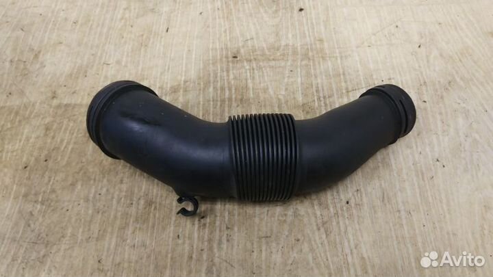Патрубок воздушного фильтра Volkswagen Touareg