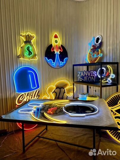 Неоновая надпись с картинками