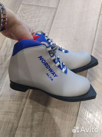 Лыжные ботинки р.34