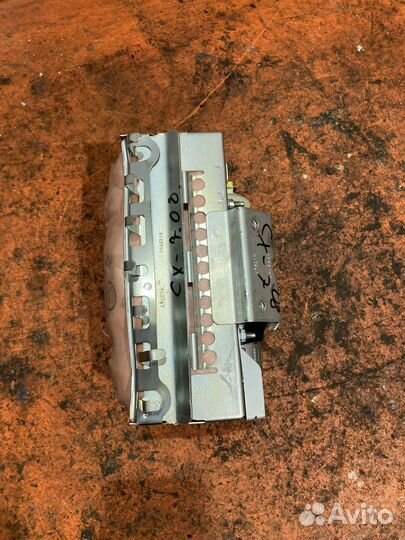 Подушка безопасности в торпедо Mazda CX 7