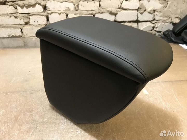 Подлокотник для Хундай Солярис 2
