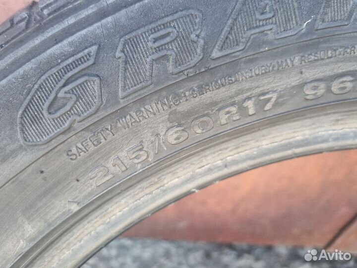 Dunlop Grandtrek ST20 215/60 R17 98