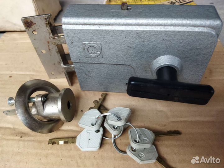 Замок дверной накладной СССР сам