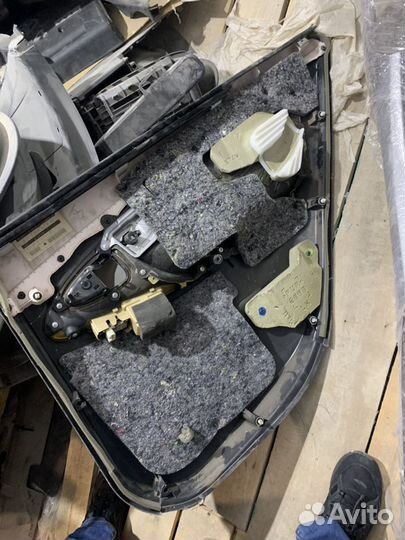 Обшивка задней левой двери Тойота Камри v40