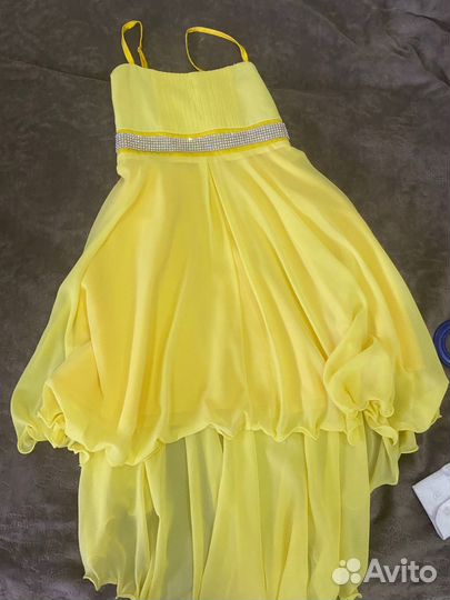 Вечернее платье сзади длинное,спереди короткое