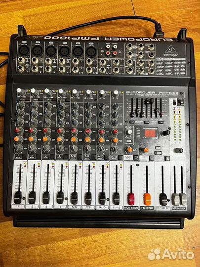 Behringer Europower PMP1000 Mixer Powered 500W