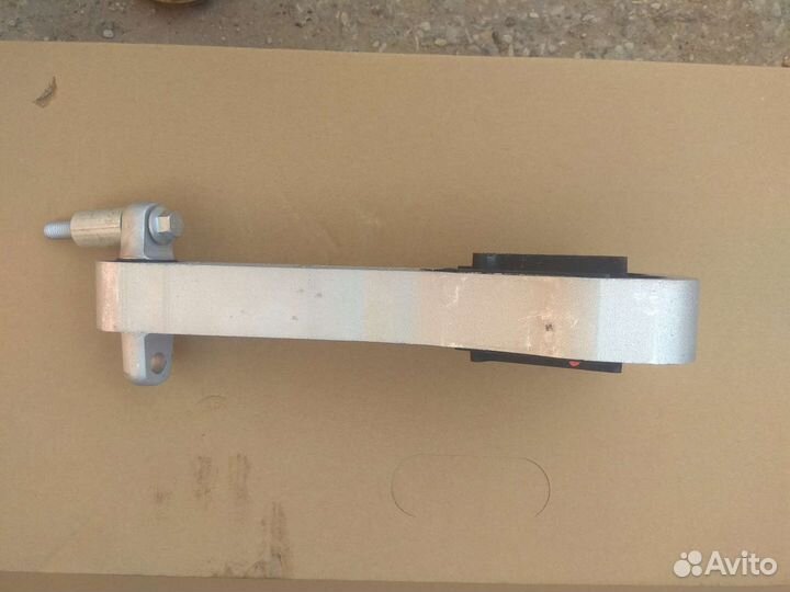 Опора двигателя верхняя Volvo