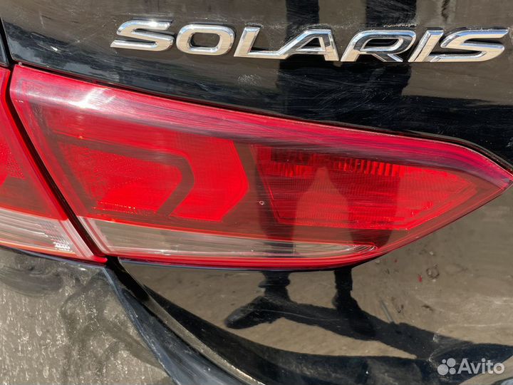 Левый внутрений фонарь на Hyundai Solaris 2