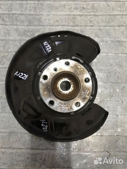 Кулак задний левый Bmw 4 F33 N57D30B 2016