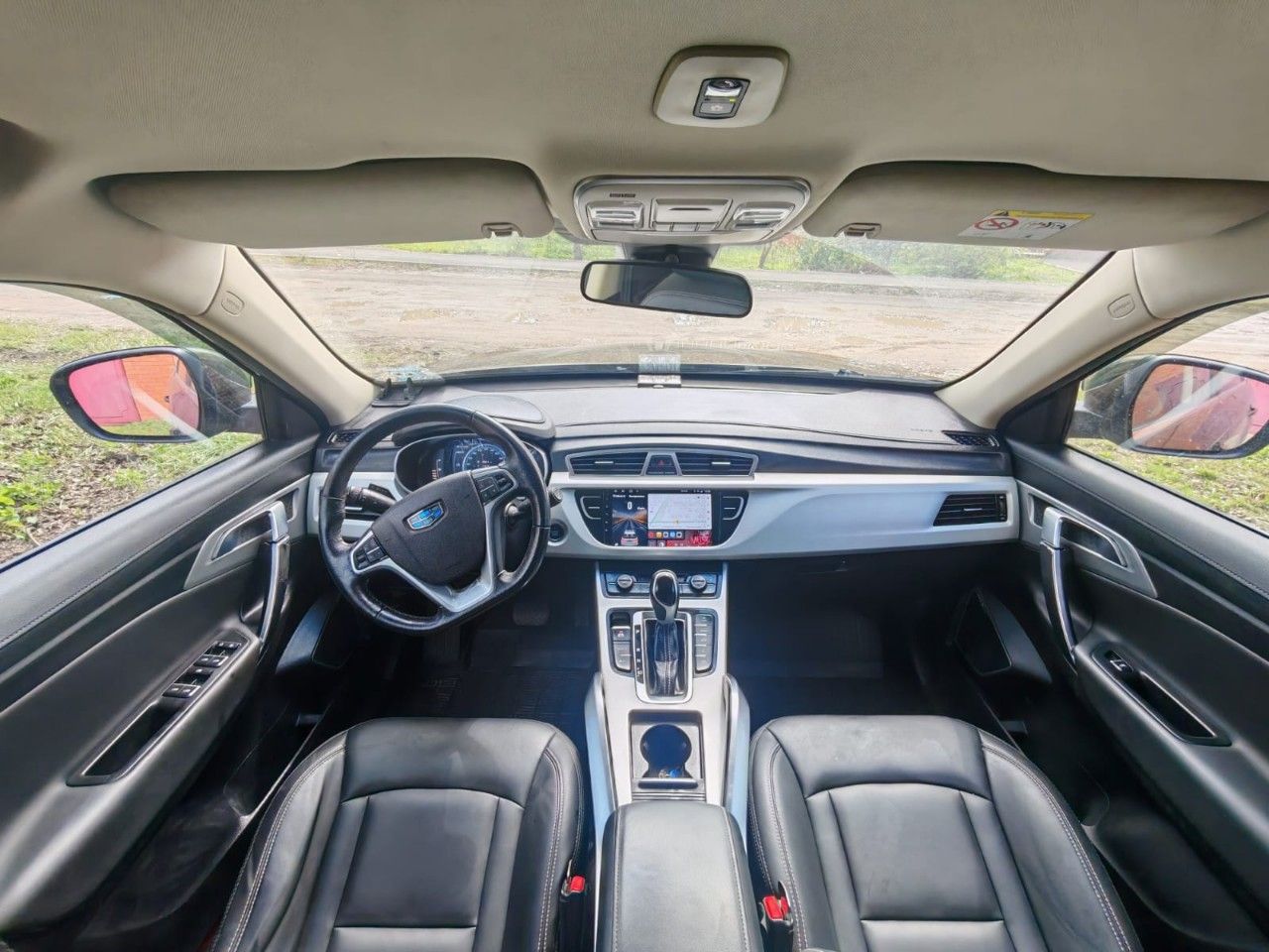 Geely Atlas: фото владельца