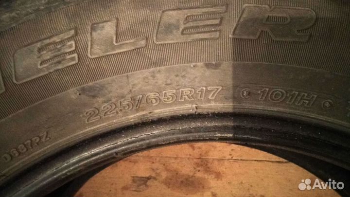 Bridgestone Dueler H/T 682 225/65 R17