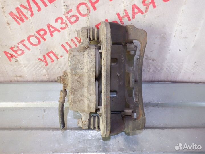 Суппорта тормозные передние Киа Соренто 1