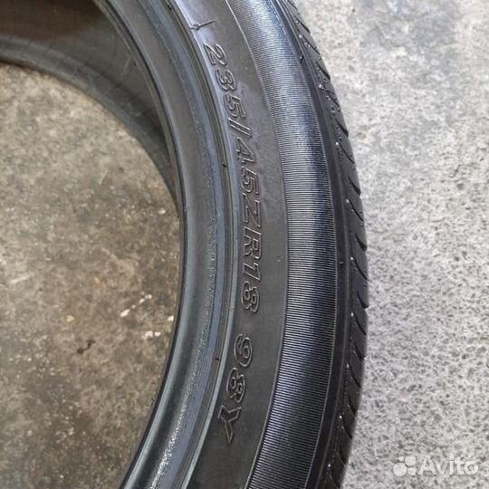 Nexen N'Fera SU1 235/45 R18