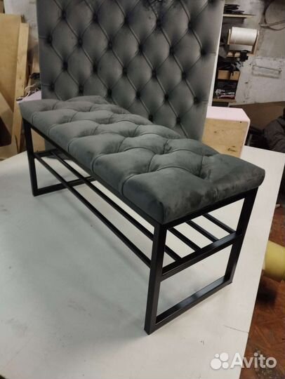 Вешалка и банкетка в прихожую