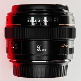 Объектив Canon 50mm f/1.4 USM как новый