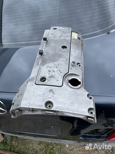 Клапанная крышка м111