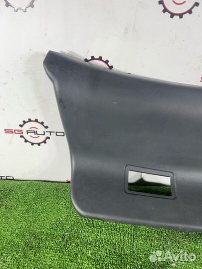 Обшивка крышки багажника Toyota Celica ZZT231