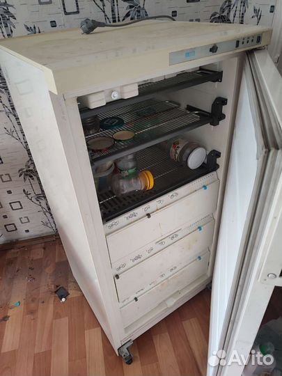 Холодильная камера Whirlpool бу на зап части