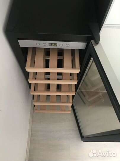 Винный шкаф Caso WineComfort 24