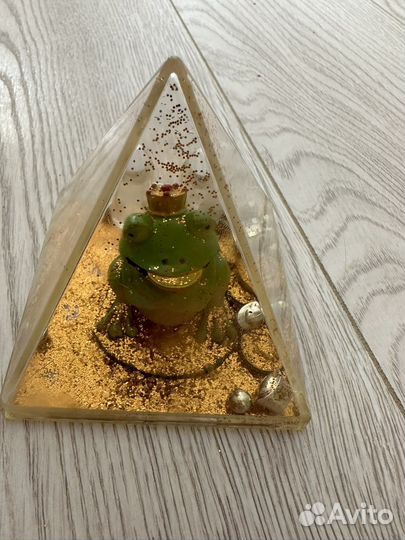 Лягушка в пирамидке в коллекцию