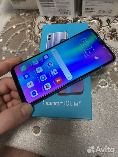HONOR 10 Lite, 3/64 ГБ