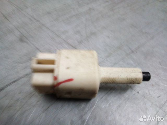 Датчик включения стопсигнала Toyota Avensis 2