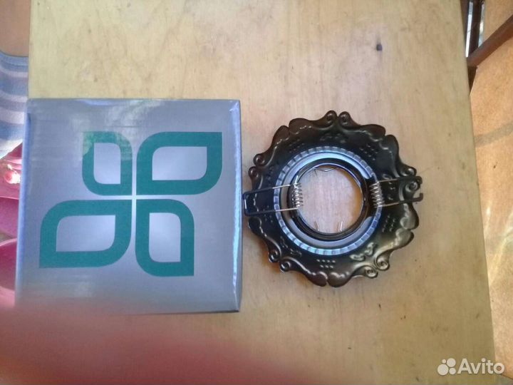 Светильник потолочный 8 штук