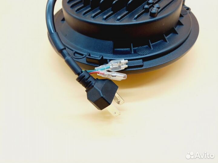 С дефектом 843135 Фара для Harley FLD