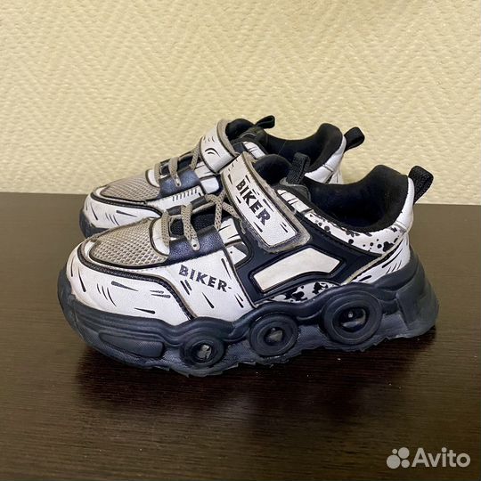 Кроссовки детские с подсветкой 30 размер