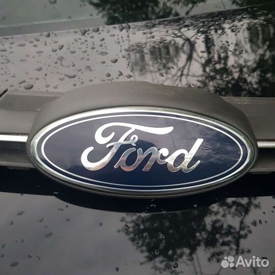 Решетка радиатора Ford Fiesta