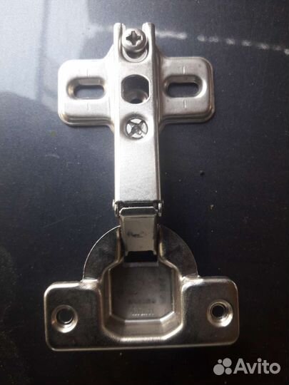 Петля мебельная с доводчиком blum