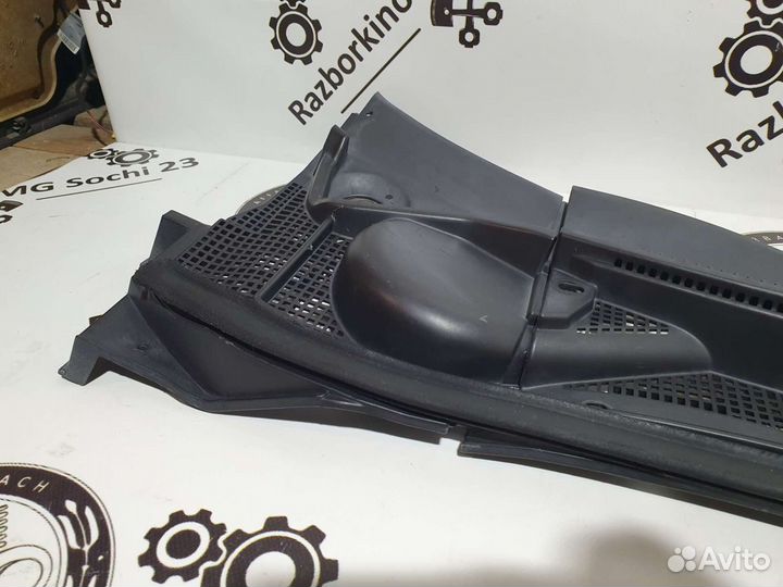 Решётка стеклоочистителя (жабо) Mitsubishi Grandis