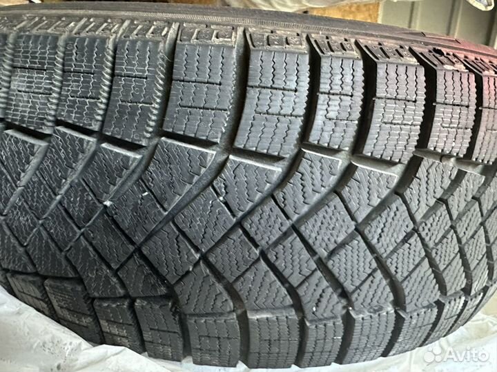 Pirelli Ice Zero FR 215/60 R16 99