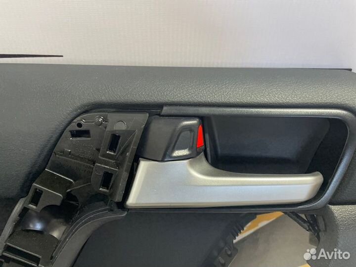 Обшивка двери задняя левая Toyota Land Cruiser