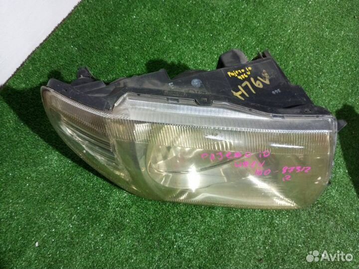Фара галогеновая правая Mitsubishi Pajero Io H76W