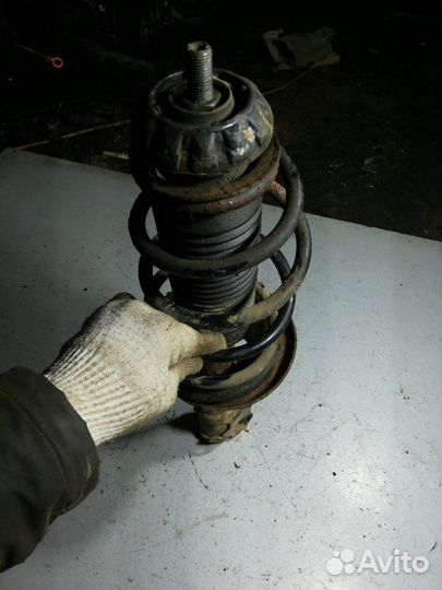 Стойка передняя левая Volkswagen Polo 3 1.0 ALL