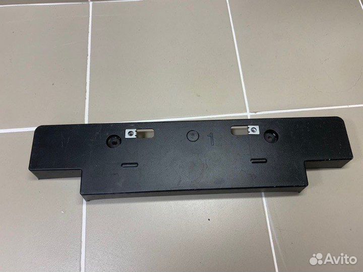 Площадка номерного знака Toyota Land Cruiser 200