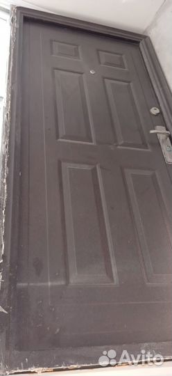 Дверь входная металлическая от застройщика