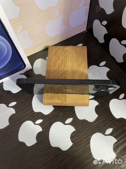 iPhone 12, 64 ГБ