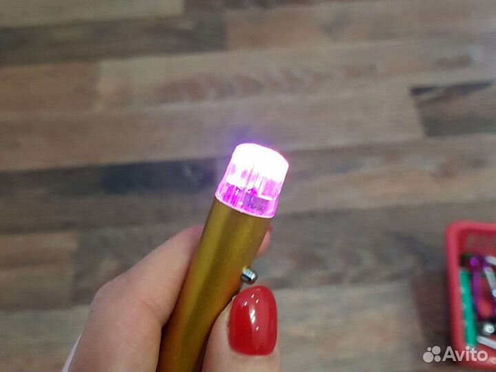 Лазерная указка с фонариком новая