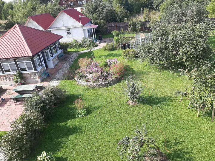 Дом 298 м² на участке 33 сот.