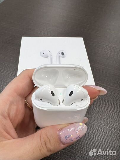 Беспроводные наушники apple airpods