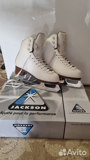 Фигурные коньки jackson