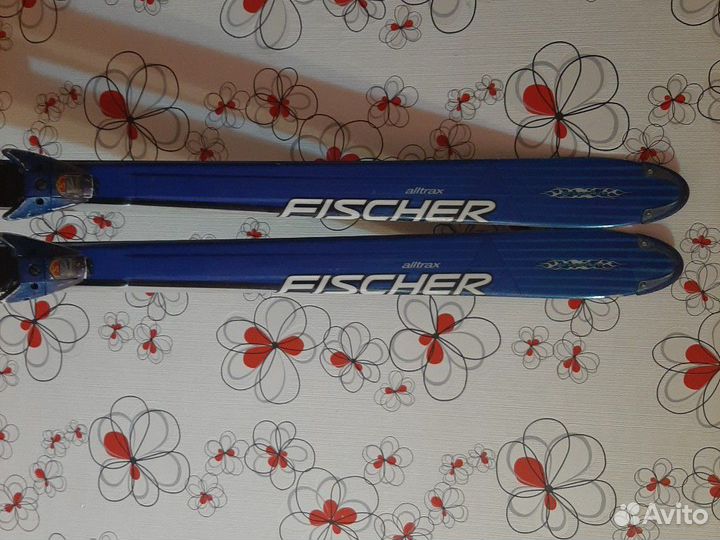 Горные лыжи с креплениями