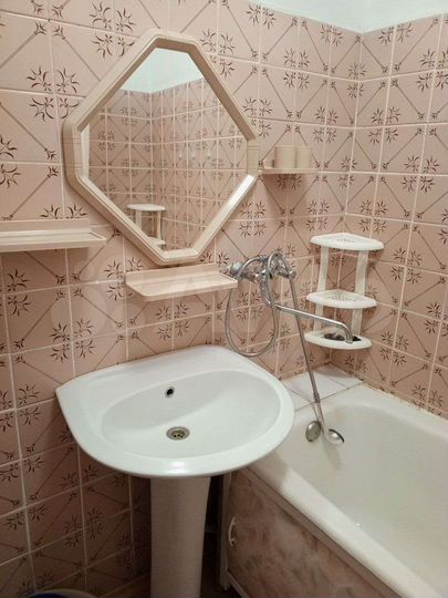 2-к. квартира, 43 м², 3/5 эт.