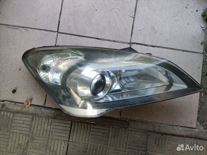 Фара правая kia seed 2010