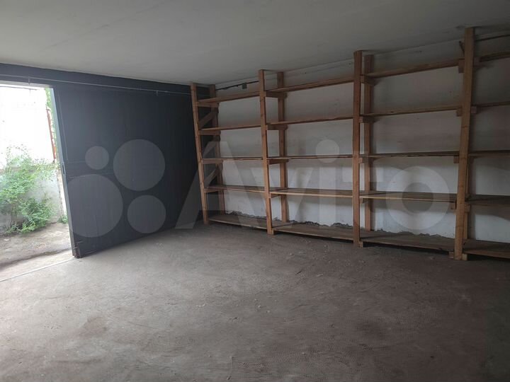 Гараж, > 30 м²