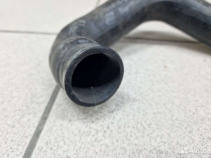 Патрубок радиатора нижний 811121051E Audi 80 B2