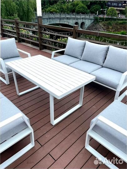 Садовая мебель с подушками